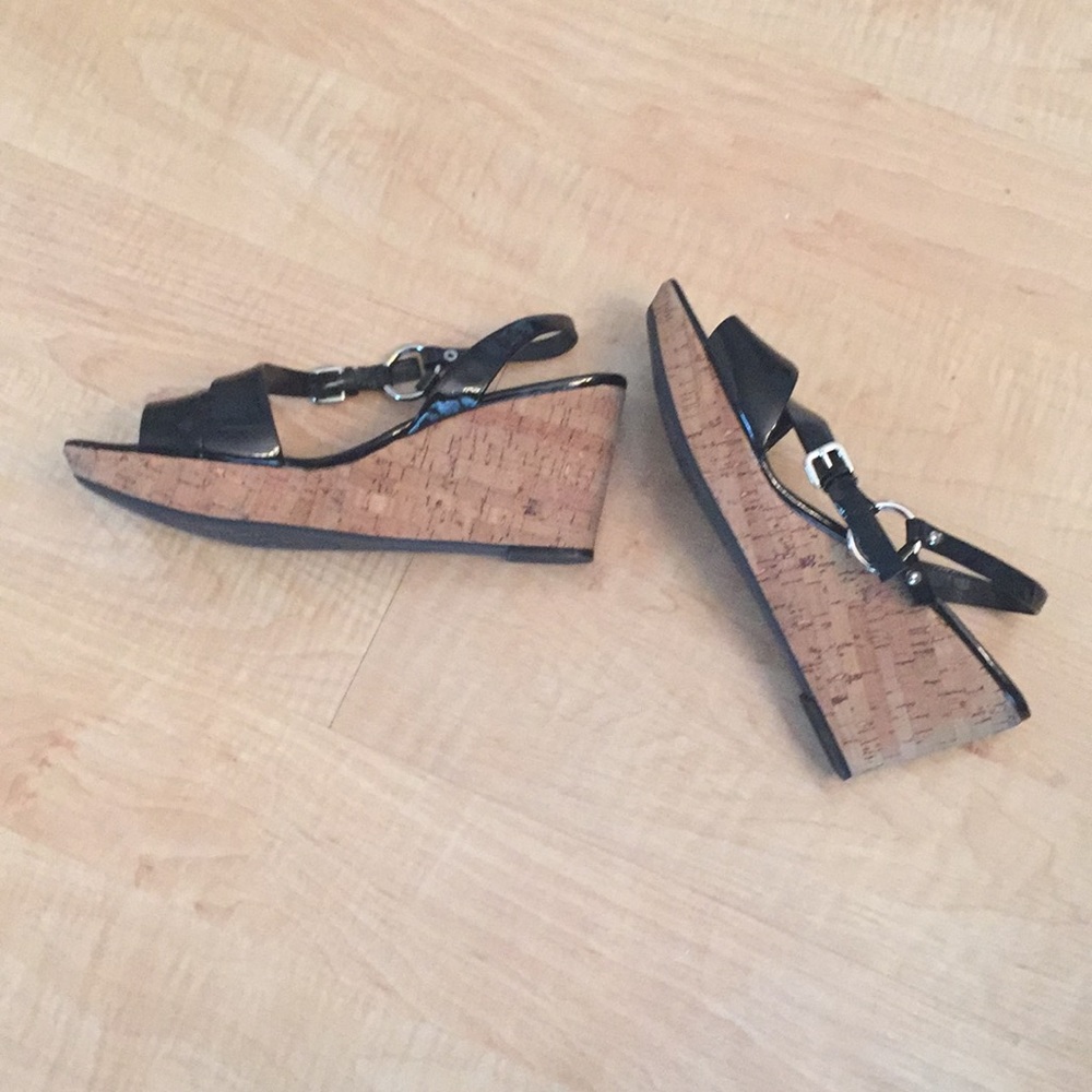 Franco Sarto black patent leather shoes size 71/2. - Picture 2 of 5
